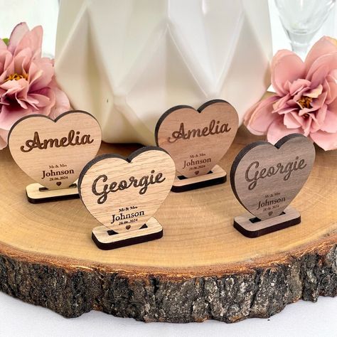 Oak Wedding Decor, Wooden Names Wedding, Wooden Table Names Wedding, Wedding Name Place Ideas Diy, Wooden Place Names Wedding, Diy Wooden Wedding Decor, Wooden Wedding Favours, Rustic Wedding Favours, Wooden Wedding Favors