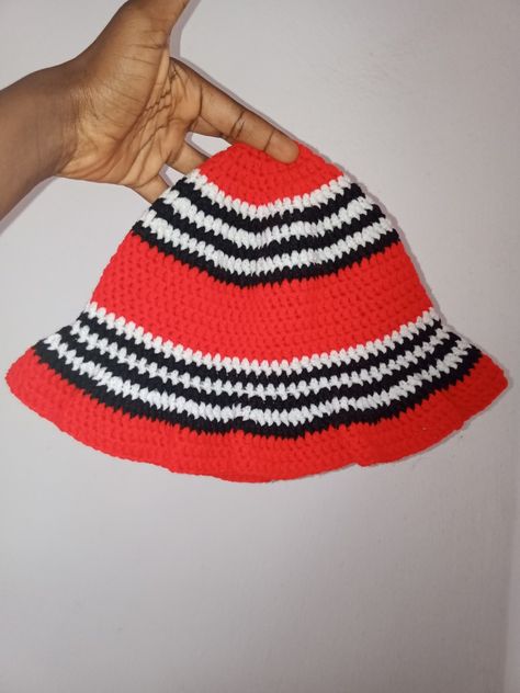 Odumodu bucket hat Bucket Hat Pattern, Cute Slides, Crochet Design Pattern, Crochet Design, Crochet Fashion, Hat Pattern, Crochet Designs, Crochet Projects, Bucket Hat