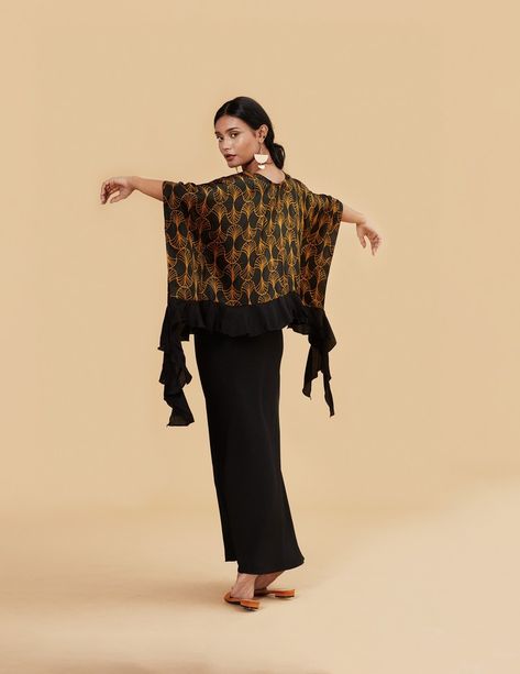 Modern batik: Malaysian fashion designer’s simple, wearable clothes, with bold designs inspired by nature Malaysian Clothes, Malaysian Fashion, Modern Batik, Cultural Fashion, Morning Post, South China, High Energy, Inspired By Nature, Luxury Brands