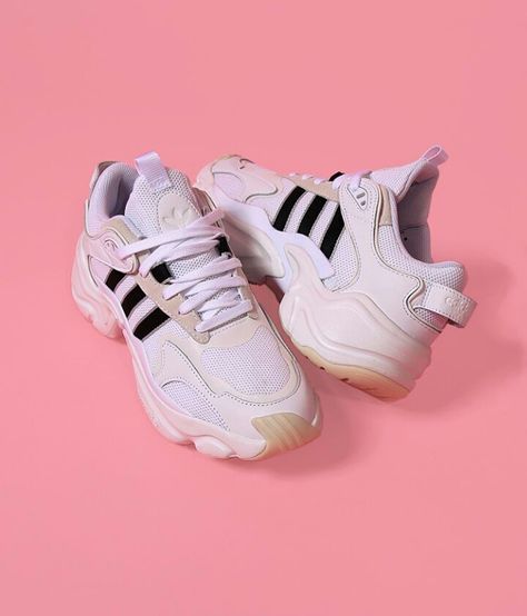 Adidas Magmur Runner #tênis #boot #shoes #calçados Adidas Magmur Runner, Adidas Magmur, Gift Wishlist, Trendy Shoes Sneakers, Footwear Fashion, Boot Shoes, Shoe Ideas, Head & Shoulders, Trendy Shoes