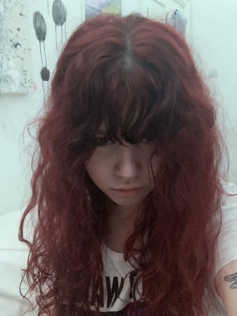 Red Hair And Fringe, Curly Dark Red Hair, Red Curly Hair With Bangs, Curly Bangs Red Hair, Messy Red Hair, Red Wavy Hair With Bangs, Red Hair With Bangs Aesthetic, Long Wavy Red Hair, Red Wavy Hair