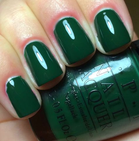 OPI Christmas Gone Plaid Holiday Toes Nails, Selfcare Essentials, Emerald Green Nails, Green Manicure, Holiday Nail Colors, Christmas Nail Polish, Manicured Nails, Opi Gel Nails, Emerald Nails