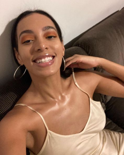 All Posts • Instagram Solange Knowles Style, Solange Knowles, Black Inspiration, Glowing Skincare, Make Up Inspo, Glowing Makeup, Business Women, Style Icons, Beautiful People