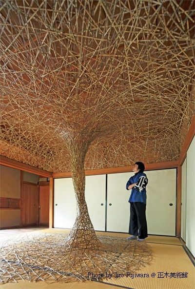 Bamboo Sculpture Art Installations, Tree Installation Art, Bamboo Art Installation, Bamboo Installation, Tree Installation, A Calligraphy, Calligraphy Artist, Bamboo Architecture, Bamboo Art