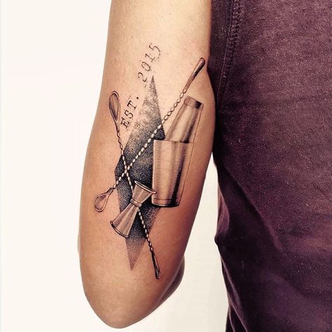 Cocktailsandmixology en Instagram: “Tattoo of the day . . from @nagyarni . . Don't forget follow @cocktails_and_mixology and @bar_mixology_bartender and of course Bartender…” Cocktail Shaker Tattoo, Cocktail Tattoo, Food Tattoos, Knife Tattoo, Graffiti Tattoo, Arm Band Tattoo, Instagram Tattoo, Band Tattoo, Hip Tattoo