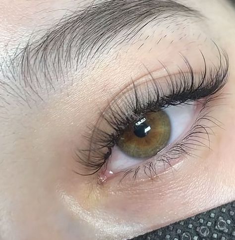 Natural Fake Eyelashes, Lashes Fake Eyelashes, Lash Extensions Styles, Eyelash Extensions Styles, Perfect Eyelashes, Pretty Lashes, Natural Eyelash Extensions, Eyelash Extentions, Makijaż Smokey Eye