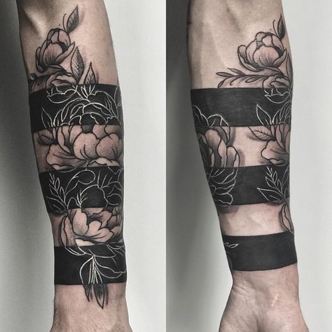 #peonytattoo #peonie #peonytattoo #tattoolifestyle #tatuaggiopeonie #tattooblackwork #blackworktattoo #tattoolike #tattooboy #tattooink… Forearm Band Tattoos, Forearm Sleeve Tattoos, Forearm Tattoo Women, Geniale Tattoos, Arm Band Tattoo, Band Tattoo, Forearm Tattoo Men, Trendy Tattoos, Popular Tattoos