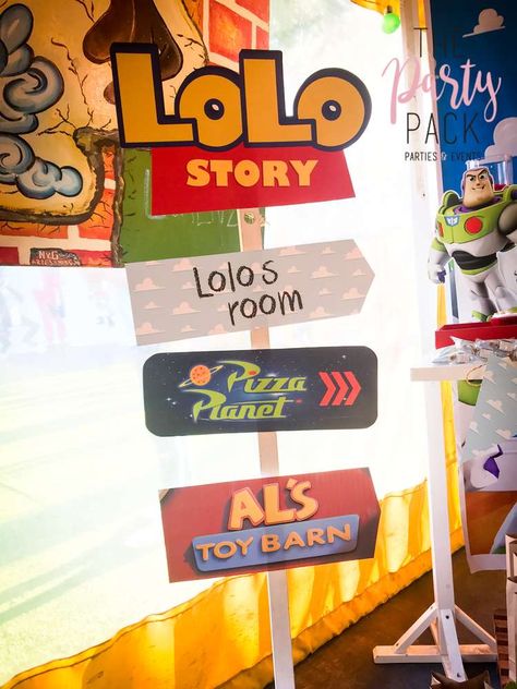 Toy Story Party | CatchMyParty.com Toy Story Cutouts Diy, Toy Story Ideas Decoration, Toy Story Diy, Toys Story Birthday, Birthday Party Man, Toy Story Decor, Birthday Party Ideas Decoration, Party Ideas Decoration, Toy Story Birthday Party Ideas