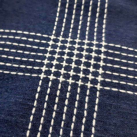 Visible Mending Stitches, Boro Stitching, Sashiko Pattern, Embroidery Stitches Beginner, Sashiko Embroidery, Visible Mending, Japanese Craft, Hand Embroidery Videos, Embroidery Videos