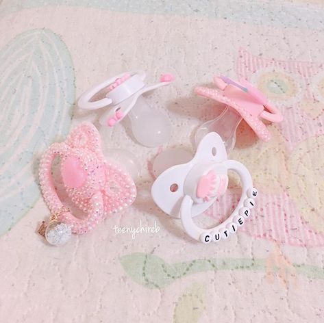 Pink Baby Aesthetic, Kawaii Pacifier, Lil Space, Bling Pacifier, Baby Gril, Pet Spaces, Baby Pink Aesthetic, Alone Time, Aesthetic Cute