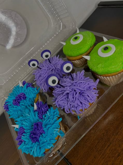 Mike Wazowski Cupcakes, Monsters Inc Strawberries, Monsters Ink First Birthday, Monster Ink Party, Monsters Inc Food, Monsters Inc Party Ideas, Boo Monsters Inc Party Ideas, Monsters Inc Cake Pops, Mike Wazowski Cake