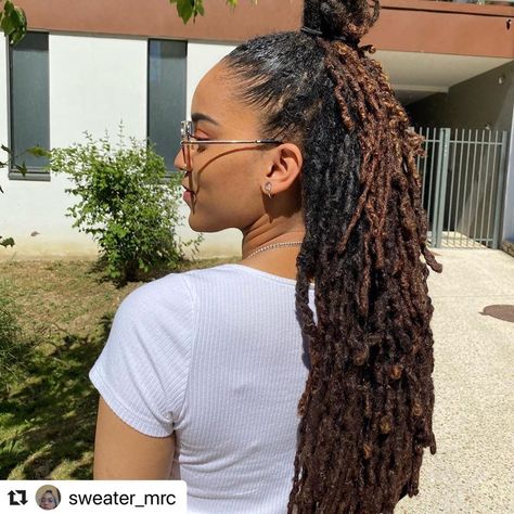 Long Brown Locs Black Women, Balayage Locs, Long Curly Locs, Brownie Caramel, Locs Inspiration, Beautiful Locs, Beautiful Dreadlocks, Dreadlock Style, Dreadlock Styles