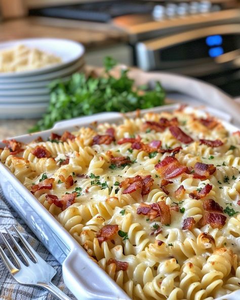 Lady brought this famous '8-Layer Casserole' to a party. This dish stole the show! Buttery Corn, Casserole Kitchen, Beef Casseroles, Beef Casserole Recipes, Steamed Vegetables, Beef Casserole, Easy Casserole Recipes, Easy Casserole, Roasted Veggies