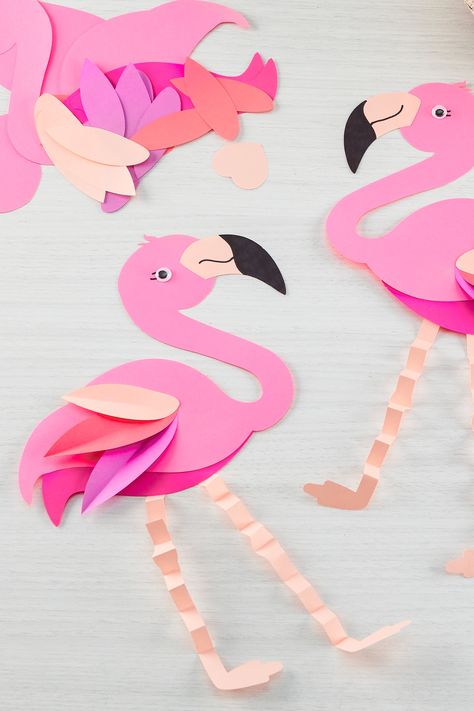 We are putting our foot down. This paper flamingo craft is fla-mazing. If you’re looking at easy summer crafts for kids at home, in the classroom, at summer camp, or for a slumber party, this one is a perfect one to try. All you need to craft this summer craft is your favorite colors of Astrobrights paper, scissors, glue or tap, and small googly eyes. What are you waiting for? Try out this paper craft yourself by visiting the link. *Difficulty: Easy* Flamingo Template, Pink Flamingo Craft, Mother's Day Crafts For Preschoolers, Crafts For Kids At Home, Easy Summer Crafts For Kids, Paper Flamingo, Flamingo Projects, Easy Summer Crafts, ليلو وستيتش