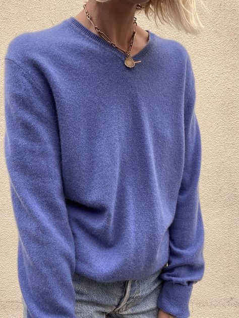 London In February, Periwinkle Sweater, Very Peri Pantone, Almost Maine, Color Of The Year 2022, Blue Cashmere Sweater, Color Pantone, Tootsie Roll, Styling Outfits