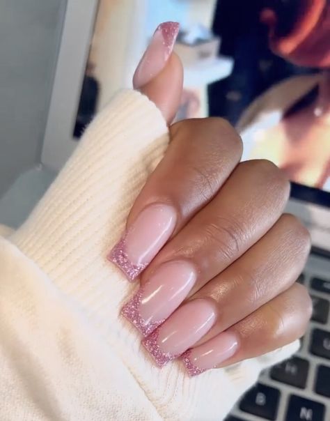 Prom Nails For Light Pink Dress, French Pink Glitter Nails, Light Pink Glitter Nails Acrylic, Pearl Ombre Nails, Pink Sparkle French Tip, Pink French Nails With Glitter, Pink Glitter Tip Nails, Sparkly Pink French Tips, Pink Sparkle French Tip Nails