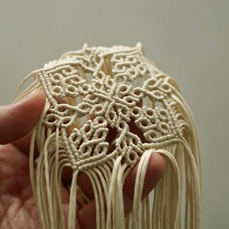 Gyusang Kim | macrame grida on Instagram: "- #macrame #macramepattern" Macrame Knot Patterns, Macrame Grida, Macrame Projects Ideas, Macrame Earrings Tutorial, Macrame Inspiration, Macrame Accessories, Macrame Swing, Macrame Mandala, Macrame Knots Tutorial