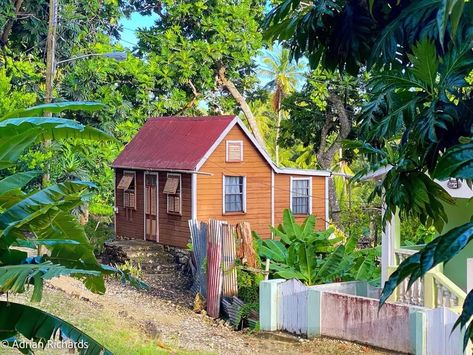 The Traditional Chattel House in The... - Beautiful Barbados Chattel House, House In The Countryside, Caribbean Homes, History Projects, East Village, Barbados, Painting Projects, Independence Day, Sweet Home