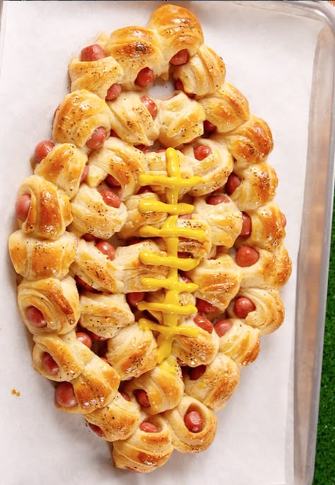 Pigskin in a Blanket Vertical Real Sandwich Vegetarian, Easy Super Bowl, Football Party Foods, Bowl Ideas, Bowl Party Food, Superbowl Appetizers, Football Snacks, Football Party Food, Superbowl Snacks