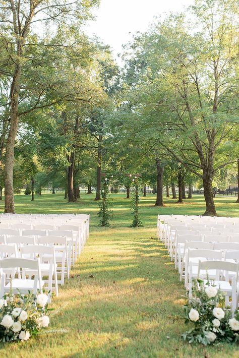 Elegant Outdoor Wedding Ceremony Under Trees with Wooden Ceremony Arch | Willow Oak Canopy | Tennessee Wedding Venue Wedding Ceremony Stage, Wedding Venue Ceremony, Park Wedding Ceremony, Willow Oak, Elegant Outdoor Wedding, Tennessee Wedding Venues, Wedding Festivities, Ceremony Design, Urban Park