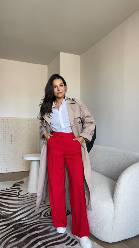 Red Inspo Outfit, Red Pant Outfits For Women, Red Trousers Outfit Casual Street Styles, Red Pants Work Outfit, Wide Leg Red Pants Outfit, How To Style Red Trousers Women, How To Wear Red Pants, Outfits Pantalon Rojo, Red Linen Pants Outfit