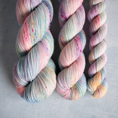 Somerset Studio, Speckled Yarn, Kawaii Sweater, Crochet Supplies, Yarn Inspiration, Variegated Yarn, Mini Skein, Handspun Yarn, Dyed Yarn