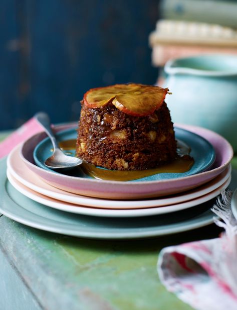 Don't miss out irresistible ginger, apple and almond puddings, served with a warm toffee sauce. Perfect for Sunday lunch Sticky Toffee Cake, Vegan Eggnog, Toffee Cake, Sticky Date Pudding, Date Pudding, Dessert Vegan, British Desserts, Toffee Sauce, Date Cake