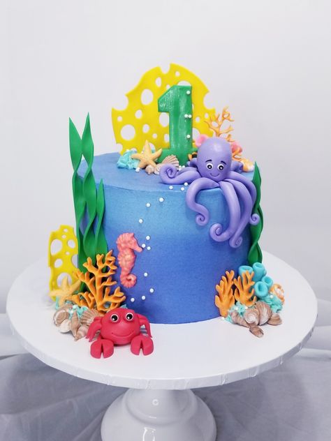 Cake Sea Animals, Under The Sea Bday Cake, Sea Creatures Cake Ideas, Sealife Birthday Cake, Sea Animals Birthday Cake, Sea Animal Cake Ocean Themes, Fondant Sea Creatures, Ocean Theme Cake Kids, Sea Life Birthday Cake