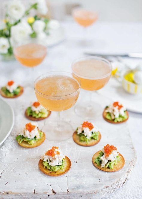 These canapés from Jason Atherton look impressive and taste great.  If you don't have time to fry the tortillas, you can serve the crab and avocado on bread instead. Crab And Avocado, Crab Avocado, Buffet Recipes, Christmas Nibbles, Avocado Tortilla, Easter Buffet, Garden Party Recipes, Spritz Cocktail, Diy Easy Recipes