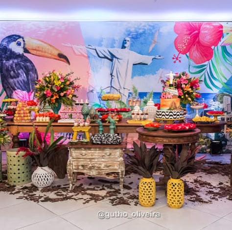 Festa carioca- decoração Rio De Janeiro Birthday Party Ideas, Brazilian Party Decorations, 29th Birthday, Bossa Nova, Carnival Party, Party Inspiration, Sangria, Kids Birthday Party, Mardi Gras