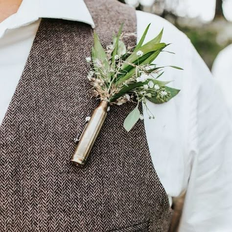 Bullet Boutonniere, Diy Boutonniere Wedding, Military Engagement Photos, Boutonniere Wedding Rustic, Daisy Decor, Diy Boutonniere, Mr Martin, Rustic Boutonniere, Forest Theme Wedding