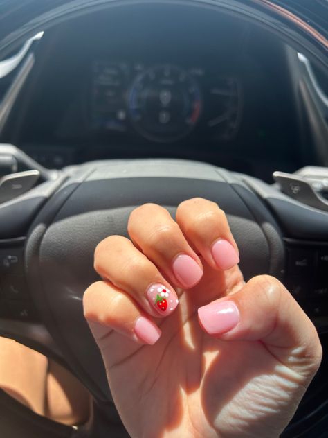 Nail inspiration - short natural nails with pink dip color and strawberry blossom design on the ring finger. Gel Manicure Natural Nails Art Designs, Pink Flower Gel Nails, Strawberry Dip Nails, Strawberry Manicure Nails, Short Nail Designs Strawberry, Berry Pink Nails Design, Short Square Dip Nails Designs, Strawberry Nails Designs Simple, Strawberry Daisy Nails