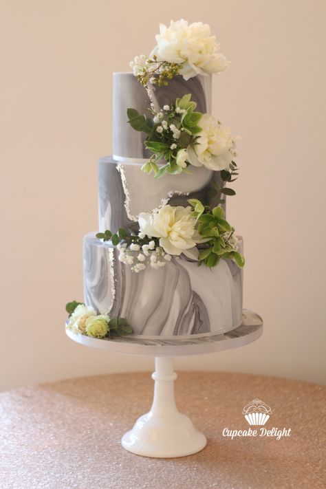 Wedding Cake Marble, Wedding Cake With Fresh Flowers, Gray Wedding Cake, Cake With Fresh Flowers, 18th Cake, Mini Wedding Cakes, Fresh Flower Cake, Luxury Wedding Cake, Indian Wedding Cakes