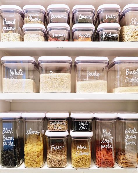 Organisation Labels, Beautiful Pantry, Pantry Decor, Pantry Containers, Farmhouse Pantry, Organized Pantry, Pantry Organisation, Pantry Shelves, Home Edit