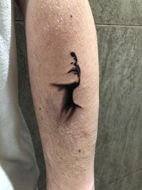 Negative Space Tattoo Men, Negative Image Tattoo, Lifelike Tattoos, Negative Space Realism Tattoo, Negative Space Tattoo Design, Negative Space Tattoo Sleeve, Reverse Tattoo Negative Space, Negative Tattoo Design, Tattoos Negative Space