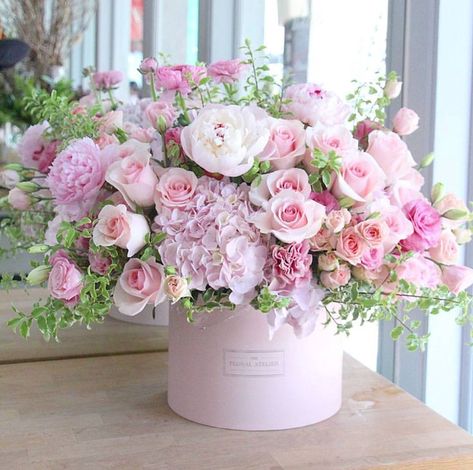 Beautiful Pink florals Pink Flower Arrangements, Pink Rose Bouquet, Have Inspiration, Trendy Flowers, Beautiful Flower Arrangements, Deco Floral, Arte Floral, Beautiful Blooms, Flower Boxes