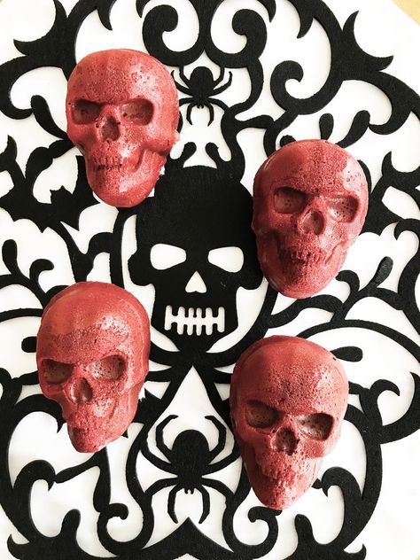 Red Velvet Skull Cakes, Betty Crocker Red Velvet Cake, Halloween Red Velvet, Skull Cakes, Banana Foster Recipe, Banana Foster, Skull Cake, Baking Cocoa, Halloween Dinner