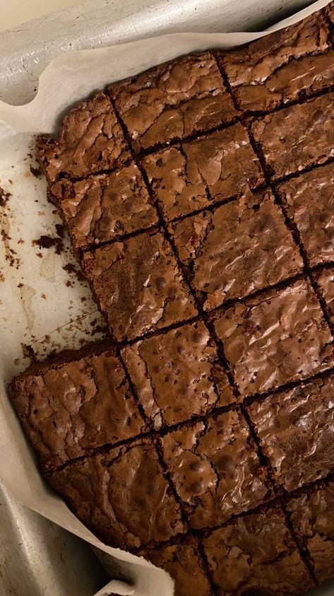 Brownie Aesthetic, Baking Aesthetic, Sweet Foods, Baking Inspiration, Think Food, Yummy Desserts, Chocolate Brownies, Brown Aesthetic, Chapter 3