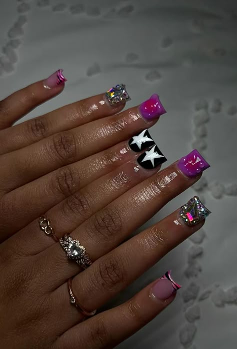 White Nail Ideas With Rhinestones, Short Bling Bling Nails, Cute Concert Nail Ideas, Nails With A Lot Of Rhinestones, Short Nails Acrylic Birthday Set, Rod Wave Concert Nail Ideas, 5 Star Nail Design, Duck Nails Acrylic Valentines, Bktherula Nails