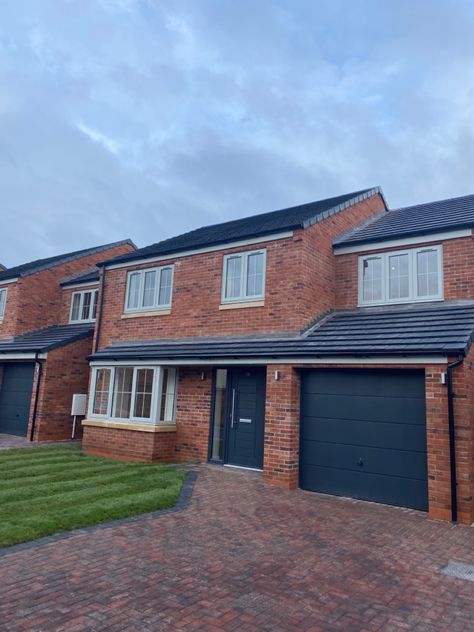 A stunning 4-bed detached home at our development, Tudor Close, in Market Drayton, Shropshire New Build House Exterior Uk, 4 Bed Detached House Uk, 4 Bedroom House Uk, Uk House Exterior, Agate Grey Windows, Bedroom Extension, New Build House, Karndean Flooring, House Uk