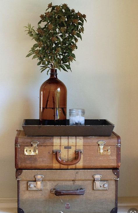 Vintage Suitcase Table, Suitcase Table, Suitcase Decor, Old Trunks, Old Suitcases, Vintage Suitcases, Vintage Trunks, Vintage Suitcase, Vintage Luggage