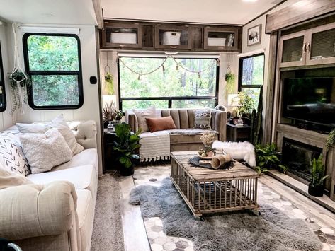 Rv Living Decor, 5th Wheel Living, Renovated Rv, Rv Remodeling, Cozy Camper, Camper For Sale, Rv Interior Remodel, Camper Interior Design, Tiny House Camper