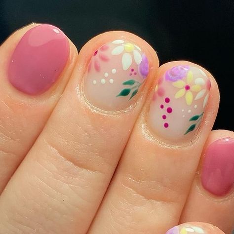 𝑁𝑎𝑖𝑙𝑠 𝑏𝑦 𝐷𝑎𝑛𝑛𝑖𝑒 ♡ on Instagram: "Floral nails just complete everything 🌷🌺💐🌸   _______   Colours @the_gelbottle_inc @gelossygels @brillbirduk @dali.artistic  Cuticle oil @luxe___oils   ________   #floralnails #florals #floraldesign #pinknails #springnails #nails #nailsnailsnails #nailsofinstagram #nailsart #nailsdesign #nailstagram #nailsonfleek #gelnails #nailsonfleek #hemafree #biab #biabnails #thegelbottle #nailsoftheday #instanails #floralnails #nailart #nailpolish #salon #loveglossify #scratchmag #showscratch #gelnail #gelpolish #gelmanicure #manicure #cutenails @nailsmagazine @nailitmedia @nailpromagazine @voguemagazine @graziauk @missguided @missguidedbeauty @nailinspolife @asos @asos_faceandbody @guildnewsbeauty @pro_beauty01 @premier.gel @scratchmagazine @highstree Floral Biab Nails, Subtle Floral Nails, Wildflower Nails, Floral Manicure, Bio Sculpture Gel Nails, Cute Simple Nails, Nail Art Techniques, Summery Nails, Nail Polish Designs