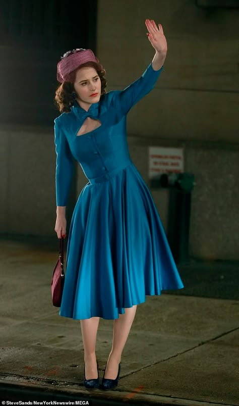 Rachel Brosnahan glows in a blue dress as she hails a taxi while filming The Marvelous Mrs. Maisel | Daily Mail Online Marvelous Mrs Maisel Fashion, Mrs Maisel Fashion, Alex Borstein, The Marvelous Mrs Maisel, Bright Blue Dresses, Marvelous Mrs Maisel, Mrs Maisel, Rachel Brosnahan, Movie Fashion