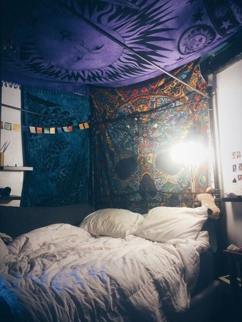 Hippie / Boho Room Ideas Tumblr Bedroom, Hippie Bedroom, Hippy Room, Hippie Homes, Tumblr Rooms, Bohemian Bedroom Decor, Room Goals, Deco Boheme, Bohol