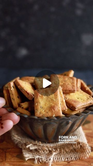 Manali Singh on Instagram: "This Baked Methi Mathri is always on my Diwali menu! 😃 It is crispy, flaky and so good with chai. This is a must have snack for the festive season. Full recipe on the blog, link in my bio!" Diwali Namkeen Recipe, Methi Mathri Recipe, Mathri Recipe Indian Snacks, Diwali Recipes Snacks, Diwali Snacks Recipe, Namkeen Recipes, Mathri Recipe, Diwali Recipes, Diwali Snacks