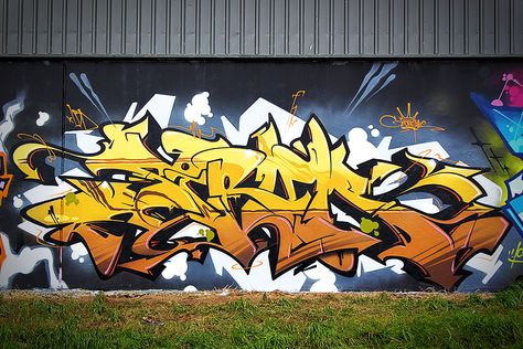 Extreme yellow graffiti Hip Hop Art Graffiti, Yellow Graffiti, Graffiti Wildstyle, Graff Art, Graffiti Piece, Best Graffiti, Graffiti Tagging, Graffiti Murals, Hip Hop Art