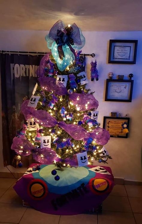 Fortnite Christmas Tree, Fortnite Christmas, Christmas 2025, Creative Christmas Trees, Christmas Trees, Birthday Ideas, Fortnite, Trees, Christmas Tree