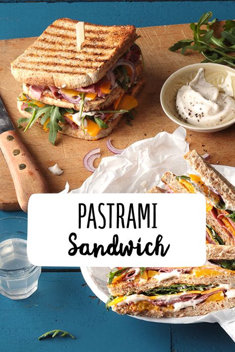 Pastrami Sandwich mit Pfirsich & Pfeffermayo #Pastrami #Pastramisandwich #Sandwich #Rewe Pepper Mayo, Pepper Sandwich, Pastrami Sandwich, Club Sandwich, Burgers Sandwiches, Soup And Sandwich, Diet Plan, Sandwiches, Healthy Recipes