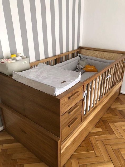 Wooden Baby Cot, Baby Crib Designs, Wooden Baby Crib, Newborn Bassinet, Crib Design, Baby Cot Bedding, Diy Crib, Baby Room Neutral